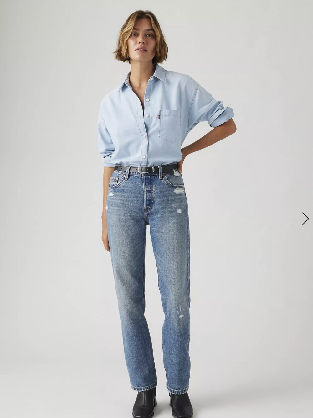 BNWT Levi's 501 Straight Jeans in Medium Blue Denim